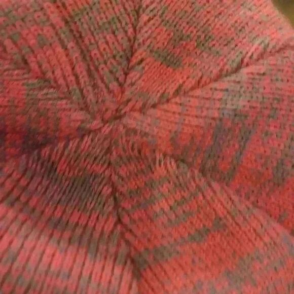 Champion Women’s Pink/Moss Green Acrylic Knit Fleece Lined Beanie - Picture 6 of 7